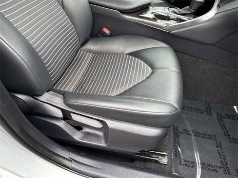 Used 2023 Toyota Camry SE image 10