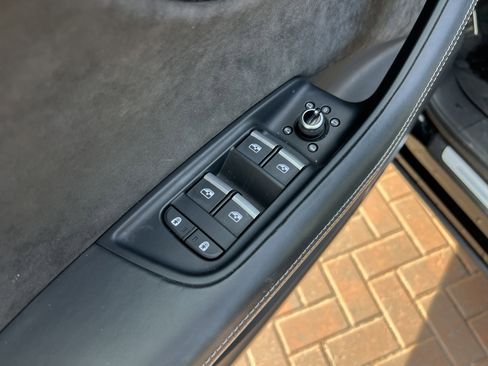 Used 2022 Audi SQ7 Prestige image 15