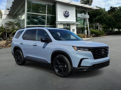 Used 2025 Honda Pilot Black Edition image 3