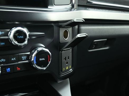 New 2026 Ford F250 Lariat w/ Black Appearance Package image 18