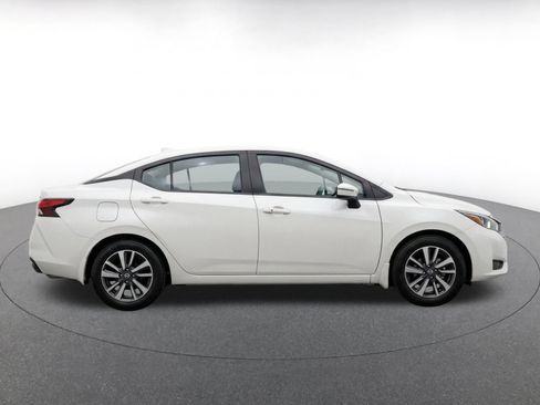 Used 2025 Nissan Versa SV FWD image 14