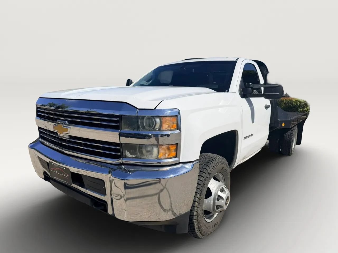 Used 2015 Chevrolet Silverado 3500 W/T RWD image 2