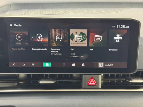 Used 2025 Kia Carnival EX image 26