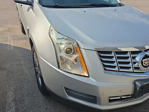 Used 2014 Cadillac SRX Luxury w/ Driver Awareness Package AWD/4WD image 2