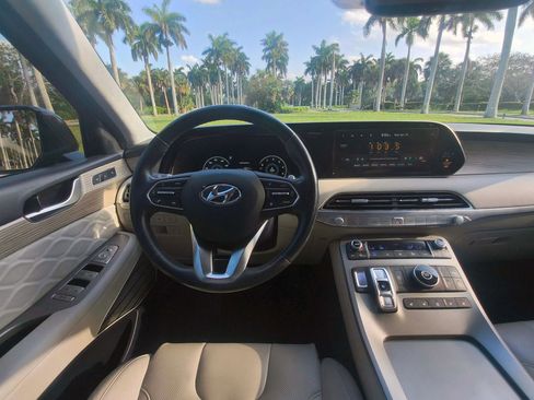 Used 2022 Hyundai Palisade Calligraphy w/ Cargo Package FWD image 9