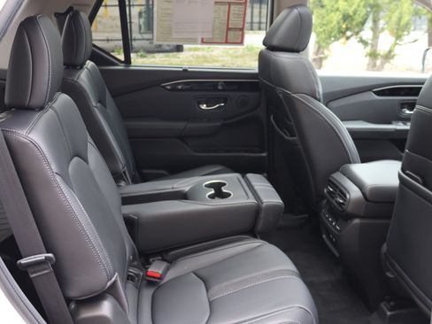 Used 2023 Honda Pilot Touring image 22