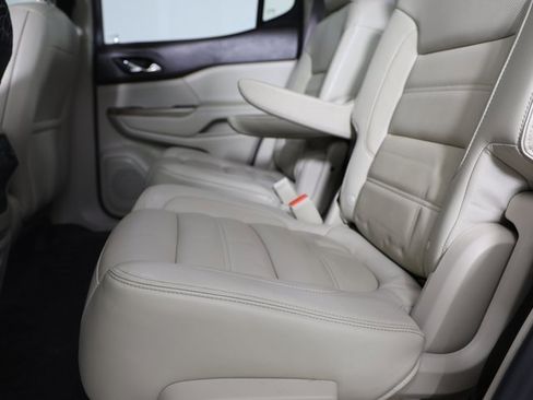 Used 2018 GMC Acadia Denali w/ Technology Package image 9