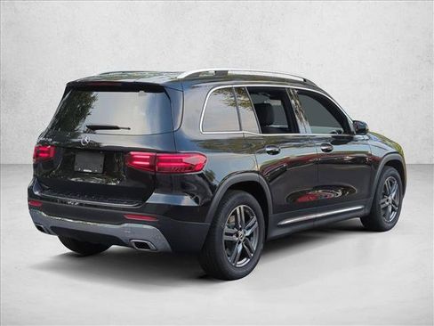 Used 2026 Mercedes-Benz GLB 250 image 5