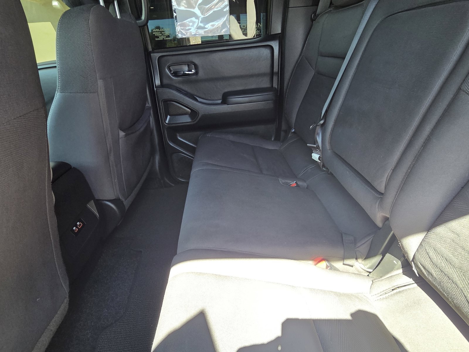 Used 2023 Nissan Frontier SV w/ Midnight Edition Package AWD/4WD image 9