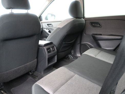 Used 2021 Nissan Rogue S AWD/4WD image 9