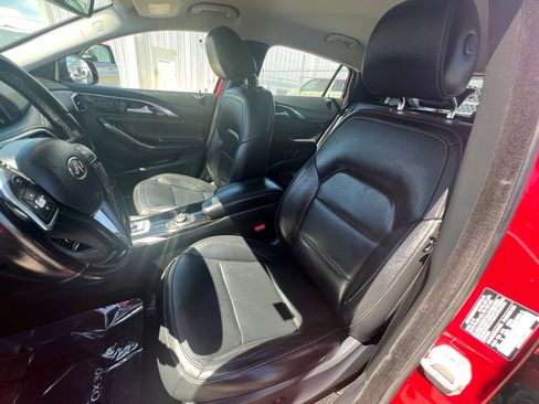 Used 2018 INFINITI QX30 w/ Cargo Package FWD image 13