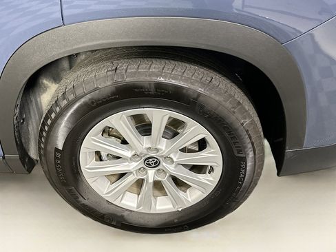 Used 2025 Toyota Grand Highlander AWD image 11