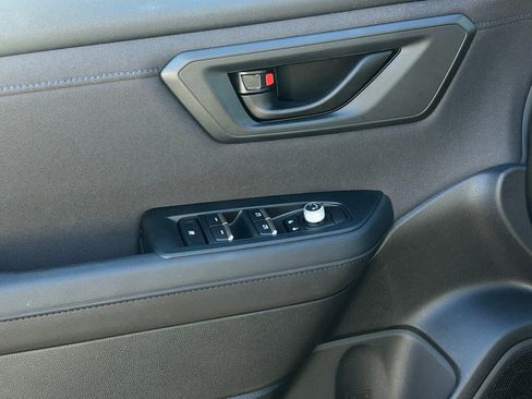 Used 2025 Subaru Forester Premium image 14