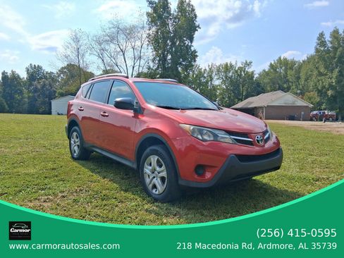 Used 2014 Toyota RAV4 LE image 2