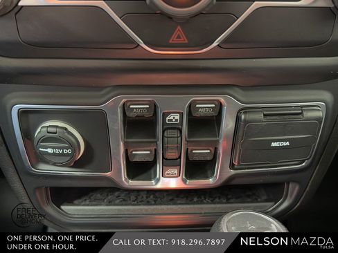 Used 2019 Jeep Wrangler Unlimited Sport S AWD/4WD image 31