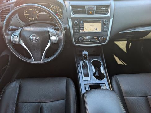 Used 2016 Nissan Altima 2.5 SL w/ 2.5 Technology w/LED Package FWD image 7