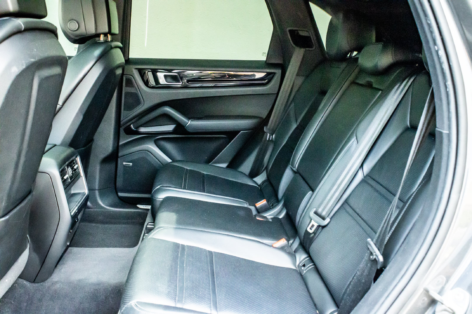 Used 2023 Porsche Cayenne AWD/4WD image 13