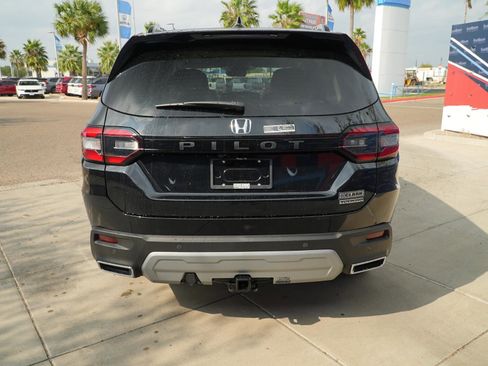 New 2025 Honda Pilot Touring image 5