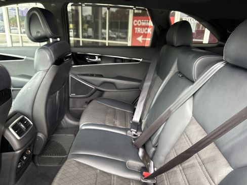 Used 2016 Kia Sorento SX FWD image 30