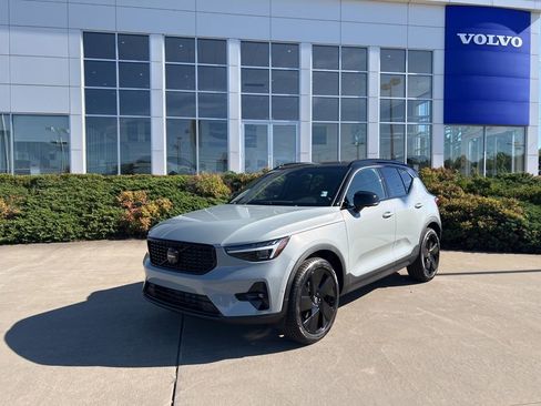 New 2026 Volvo XC40 B5 Ultra w/ Protection Package Premier AWD/4WD image 2