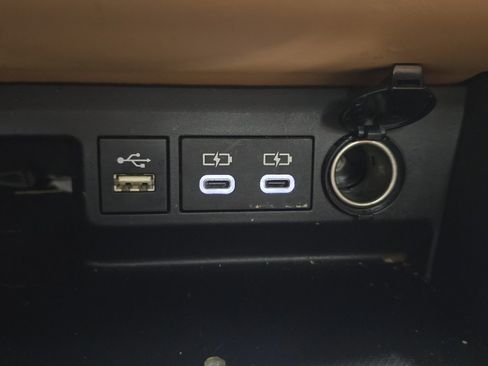 Used 2023 Toyota Highlander Platinum image 32