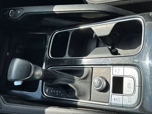 Certified 2024 Kia Telluride EX w/ EX Captain's Chair Package FWD image 31