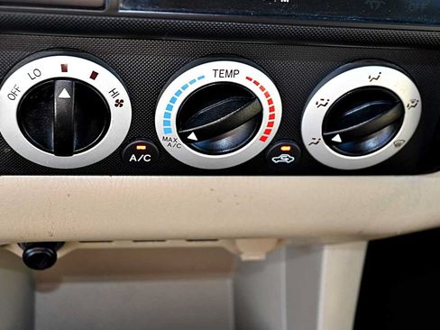 Used 2011 Toyota Tacoma PreRunner w/ Towing Pkg RWD image 20