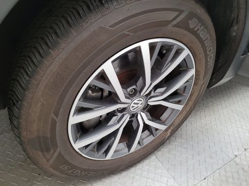 Used 2019 Volkswagen Tiguan SE AWD/4WD image 31
