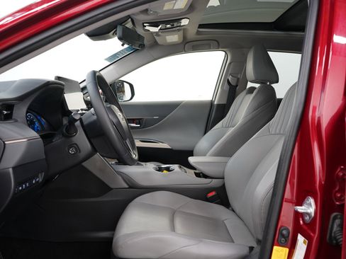Used 2021 Toyota Venza Limited w/ Advanced Technology Package AWD/4WD image 25