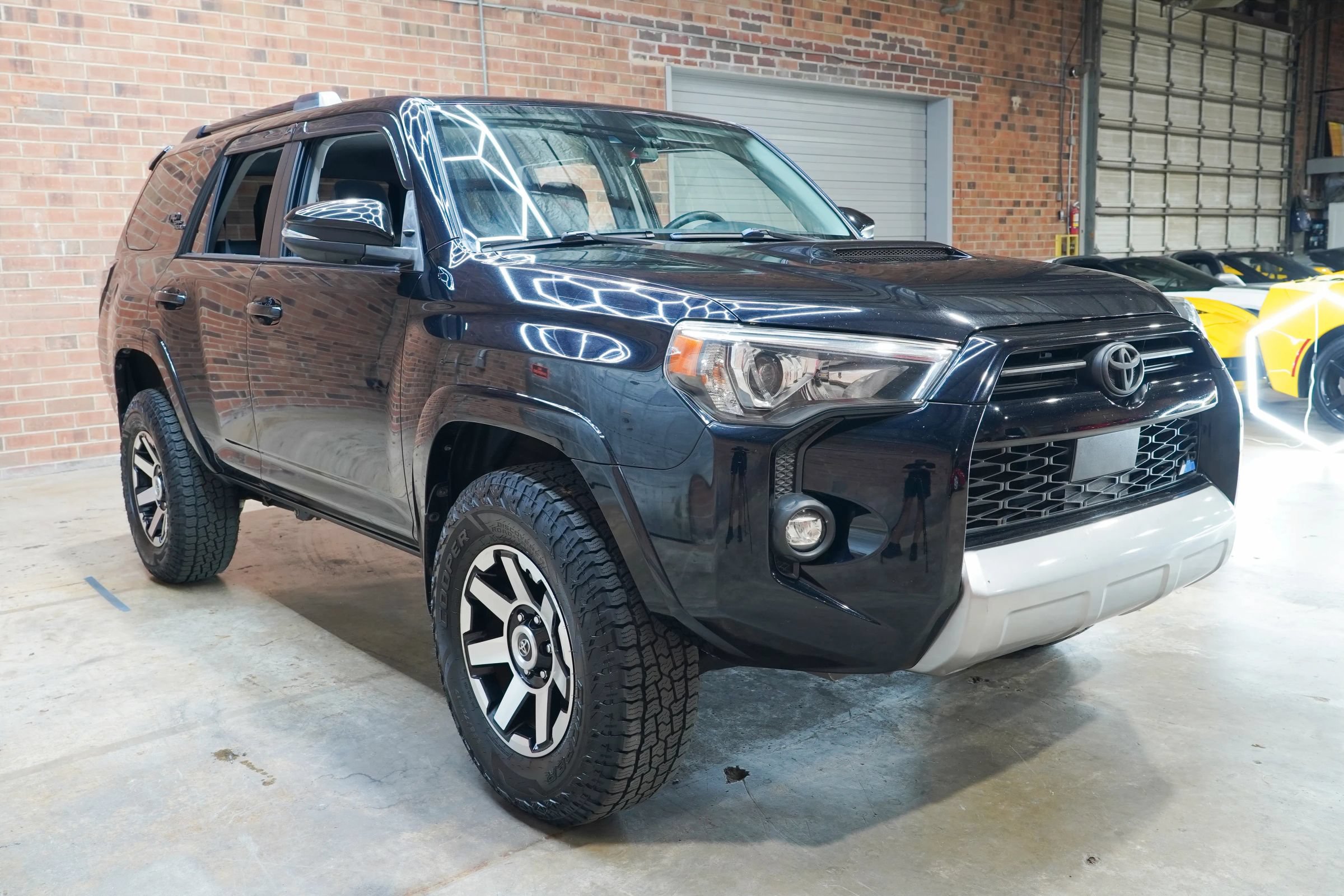 Used 2021 Toyota 4Runner TRD Off-Road Premium AWD/4WD image 3