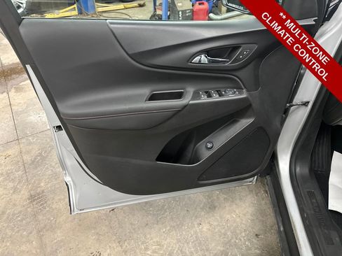 Used 2022 Chevrolet Equinox RS image 12