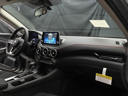 New 2025 Nissan Sentra SR image 17