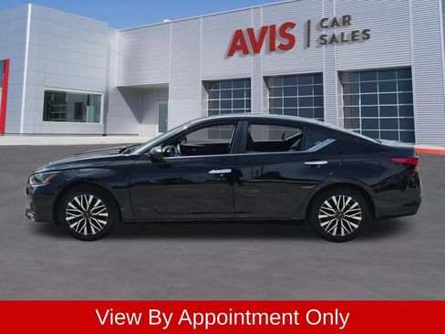 Used 2025 Nissan Altima 2.5 SV FWD image 10