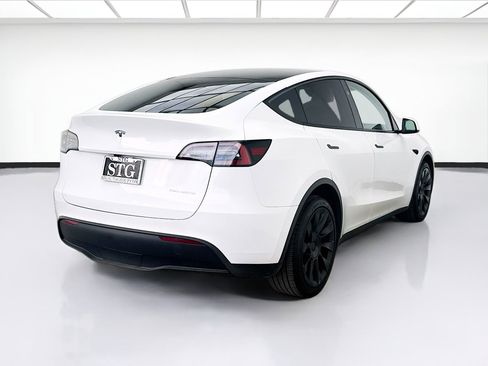 Used 2024 Tesla Model Y Long Range image 4