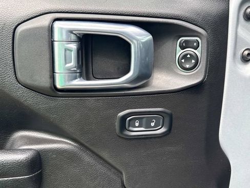 Used 2024 Jeep Wrangler Unlimited Rubicon image 26