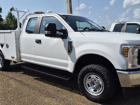 Used 2019 Ford F250 XL w/ XL Value Package AWD/4WD image 2