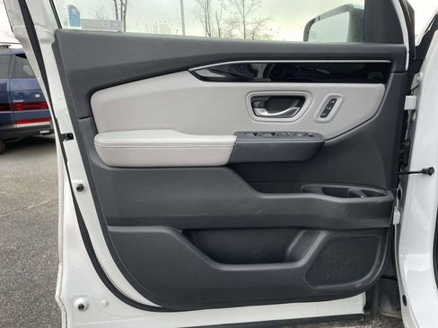 Used 2023 Honda Pilot EX-L image 5