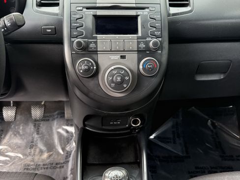 Used 2010 Kia Soul FWD image 15