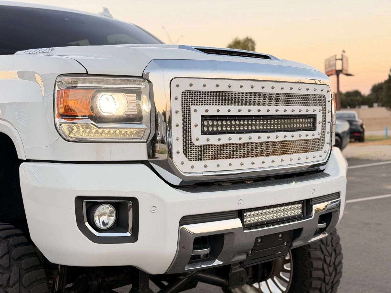 Used 2017 GMC Sierra 2500 Denali w/ Duramax Plus Package AWD/4WD image 79