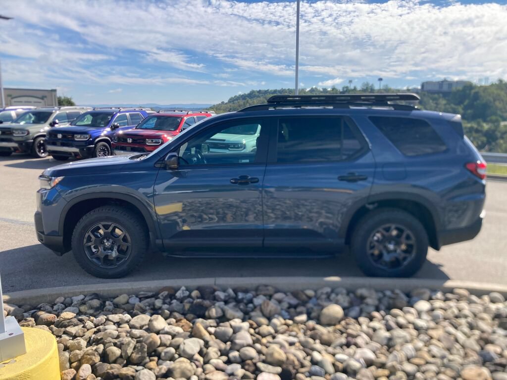 New 2026 Honda Pilot TrailSport image 3