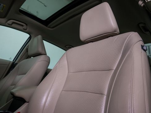 Used 2017 Honda Accord Touring image 19