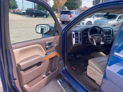 Used 2017 GMC Sierra 1500 SLT w/ SLT Premium Package AWD/4WD image 17