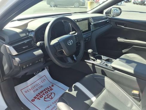 Used 2025 Toyota Camry SE w/ Convenience Package FWD image 15