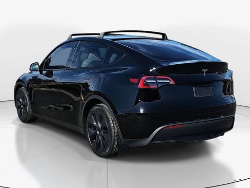 Used 2024 Tesla Model Y Long Range image 7