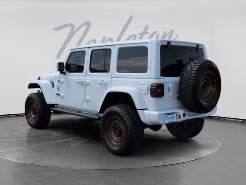 Used 2023 Jeep Wrangler Unlimited Sahara AWD/4WD image 6