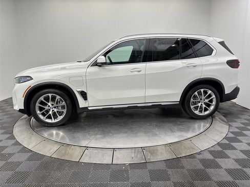 New 2026 BMW X5 xDrive50e w/ Climate Comfort Package image 16
