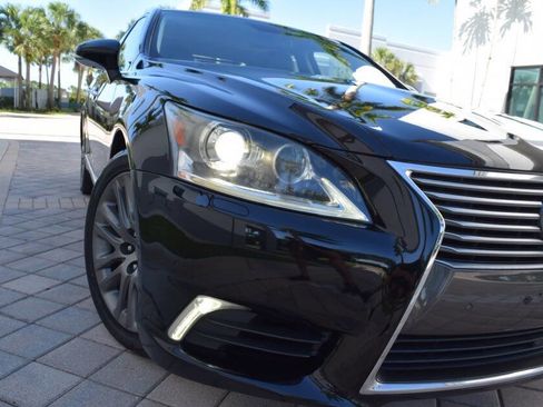 Used 2013 Lexus LS 460 AWD w/ Comfort Pkg image 38