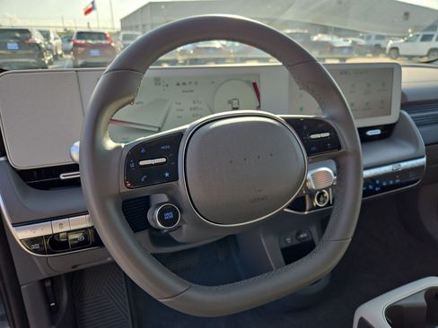 Used 2024 Hyundai Ioniq 5 SE RWD image 16