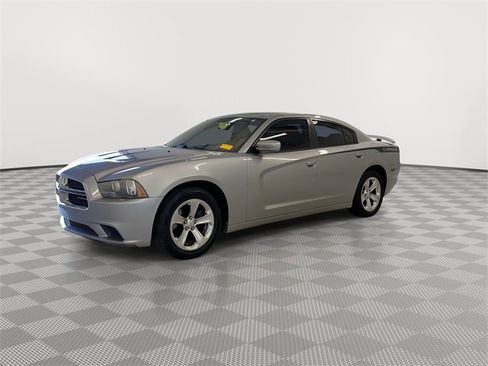Used 2014 Dodge Charger SE w/ Sport Appearance Group image 6