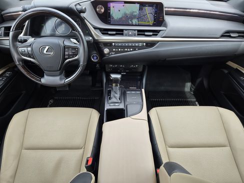 Used 2021 Lexus ES 300h w/ Premium Package FWD image 9